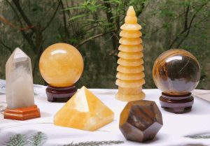 Cách chọn vật phẩm phong thủy mệnh Thổ năm 2025